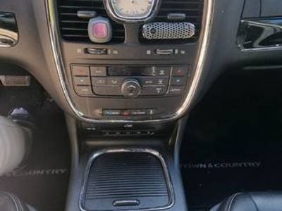 Używany Chrysler Town & Country 2014 Szary Minivan