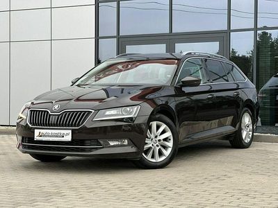 Brązowy Używany 2017 Skoda Superb Kombi | 65 999 zł (Dość drogi)
