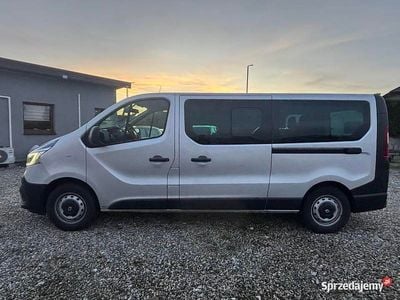 Srebrny Używany 2020 Renault Trafic Minivan | 85 990 zł (Drogi)