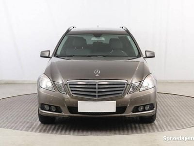 Używany Mercedes E250 2010 Szary Kombi