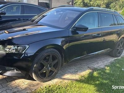 Czarny Używany 2017 Skoda Superb LAURIN & KLEMENT Kombi | 49 500 zł