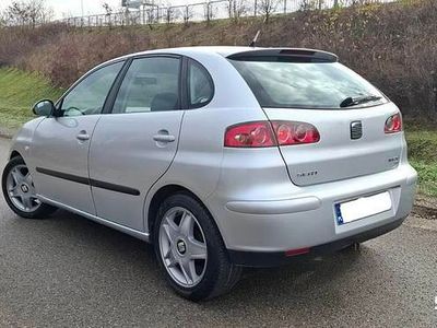 Srebrny Używany 2005 Seat Ibiza Hatchback | 7900 zł (Uczciwa cena)