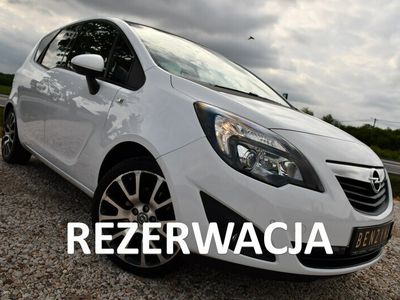 Biały (metalik) Używany 2011 Opel Meriva Minivan | 21 999 zł (Uczciwa cena)