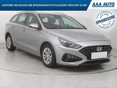 Używany Hyundai i30 120 KM (88 kW) 2021 Srebrny