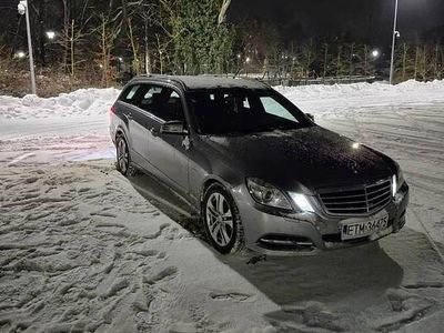Używany Mercedes E200 2011 Szary Kombi