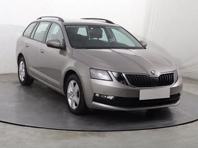 Używany Skoda Octavia 150 KM (110 kW) 2019 Srebrny Kombi
