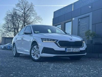 Używany Skoda Octavia 115 KM (84 kW) 2022 Biały (metalik) Sedan/Limuzyna