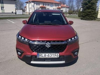 Czerwony Używany 2023 Suzuki SX4 S-Cross SUV | 86 500 zł (Uczciwa cena)