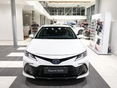 Używany Toyota Camry Comfort 218 KM (160 kW) 2021 Biały Sedan/Limuzyna