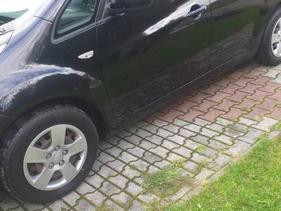 używany Kia Venga czrna perła 1.4 CRDI 90KM