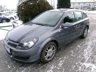 Grafitowy Używany 2005 Opel Astra Hatchback | 8900 zł (Dość drogi)