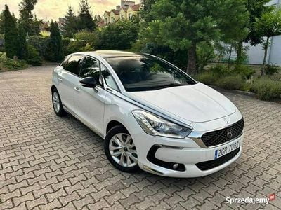 Biały (metalik) Używany 2016 DS Automobiles DS5 Hatchback | 39 900 zł
