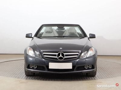Mercedes E200