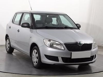 Używany Skoda Fabia 60 KM (44 kW) 2011 Srebrny Hatchback
