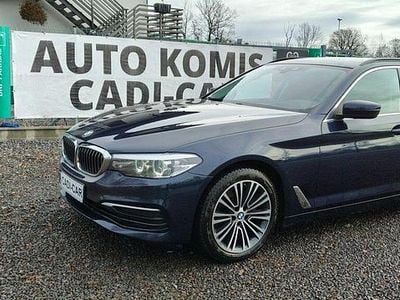 Niebieski ciemny (metalik) Używany 2017 BMW 520 Kombi | 64 900 zł