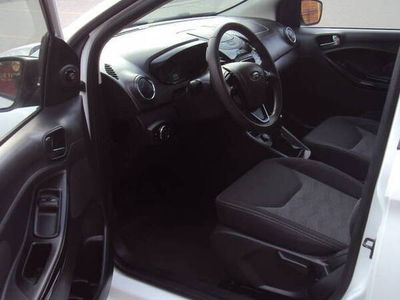 Używany Ford Ka Plus Trend 70 KM (51 kW) 2017 Biały Hatchback
