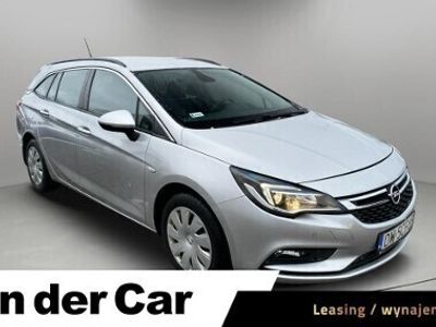Srebrny (metalik) Używany 2018 Opel Astra Enjoy Sedan/Limuzyna | 54 900 zł