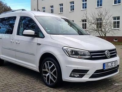 Biały Używany 2018 VW Caddy Maxi Highline Minivan | 65 900 zł