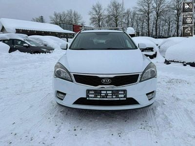 Biały Używany 2010 Kia Ceed Hatchback | 15 700 zł (Uczciwa cena)