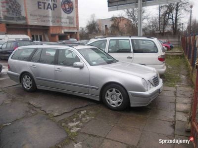 Używany Mercedes E220 2001