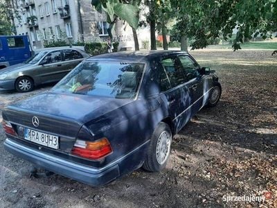 Granatowy Używany 1993 Mercedes 200 Sedan/Limuzyna | 7600 zł