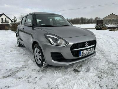 Używany Suzuki Swift 83 KM (61 kW) 2021 Srebrny Hatchback