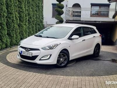 Używany Hyundai i30 99 KM (72 kW) 2013 Biały (metalik) Kombi