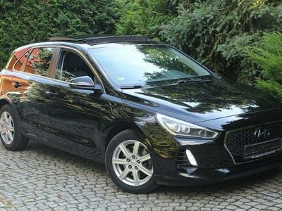 Czarny Używany 2017 Hyundai i30 Intro Edition Hatchback | 46 800 zł