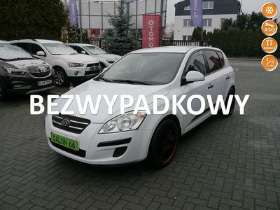 Biały Używany 2009 Kia Ceed Sport Hatchback | 18 400 zł
