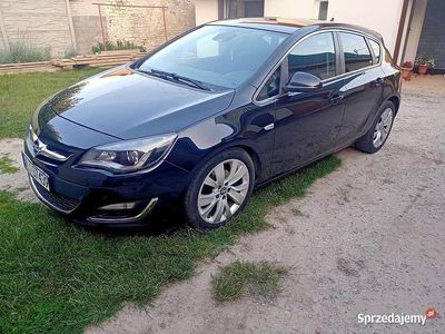 Czarny Używany 2013 Opel Astra Hatchback | 22 500 zł (Uczciwa cena)