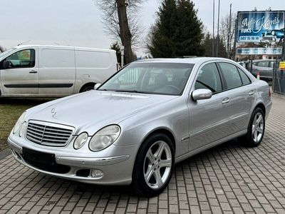Srebrny (metalik) Używany 2003 Mercedes E240 Sedan/Limuzyna | 24 900 zł