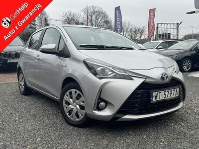 Używany Toyota Yaris Hybrid 100 KM (73 kW) 2019 Srebrny (metalik) Hatchback
