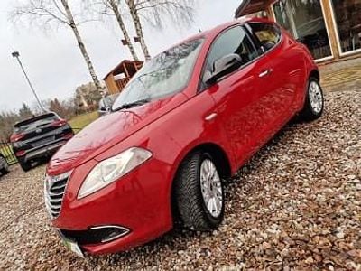 Czerwony Używany 2014 Lancia Ypsilon Hatchback | 20 900 zł