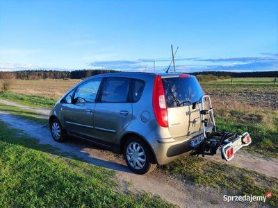 używany Mitsubishi Colt z bagażnikiem Thule