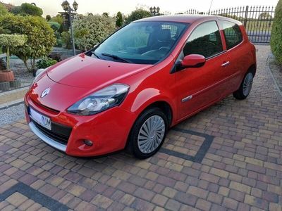Czerwony Używany 2011 Renault Clio II Sedan/Limuzyna | 13 700 zł (Drogi)