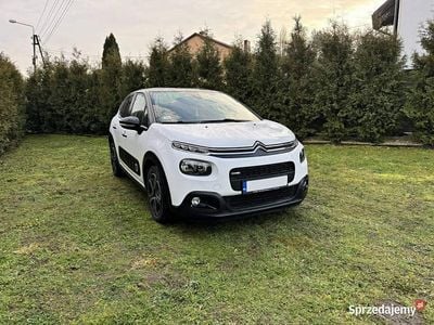 Biały (metalik) Używany 2017 Citroën C3 PureTech Hatchback | 31 500 zł (Uczciwa cena)
