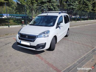 używany Peugeot Partner Tepee 1.6 diesel, Navi, Kamera, Ledy, Hak