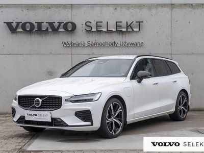 Używany Volvo V60 349 KM (256 kW) 2025 Biały Kombi