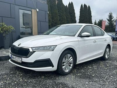 Używany Skoda Octavia 115 KM (84 kW) 2022 Biały (metalik) Sedan/Limuzyna