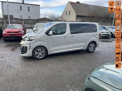 Używany Peugeot Traveller 177 KM (130 kW) 2019 Srebrny Minivan