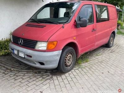 Czerwony Używany 1997 Mercedes Vito Van | 3750 zł