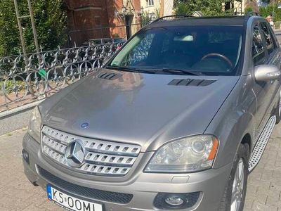 Złoty Używany 2006 Mercedes ML500 SUV | 55 000 zł