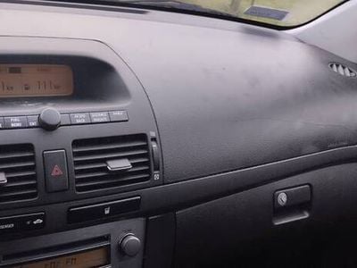 Używany Toyota Avensis T2 129 KM (94 kW) 2004 Srebrny Sedan/Limuzyna