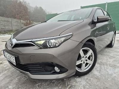 Brązowy Używany 2016 Toyota Auris Hatchback | 39 400 zł (Uczciwa cena)