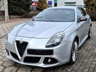 Używany Alfa Romeo Giulietta Quadrifoglio Verde 170 KM (125 kW) 2016 Srebrny Hatchback