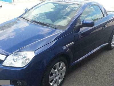Niebieski (metalik) Używany 2004 Opel Tigra Enjoy Kabriolet | 14 500 zł