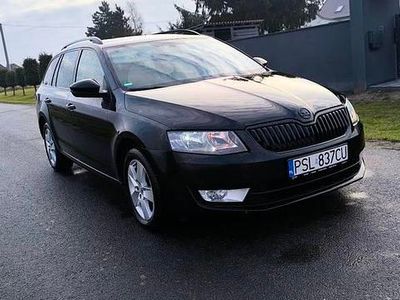 Czarny Używany 2015 Skoda Octavia Kombi | 24 900 zł (Dość drogi)