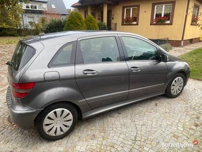 Używany Mercedes A180 2009 Grafitowy Hatchback