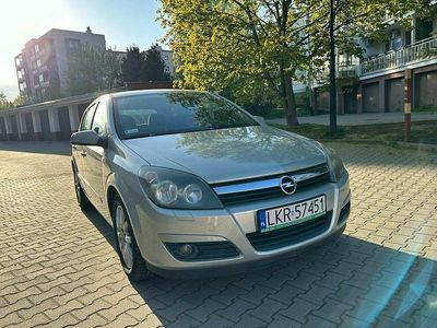 Srebrny Używany 2004 Opel Astra Hatchback | 7000 zł (Dość drogi)