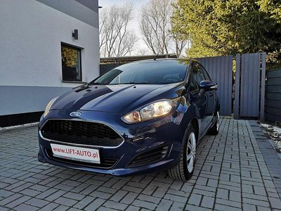 Używany Ford Fiesta 75 KM (55 kW) 2017 Niebieski ciemny (metalik) Hatchback